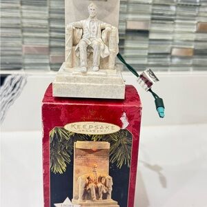 KEEPSAKE the Label White Lincoln Memorial Ornament